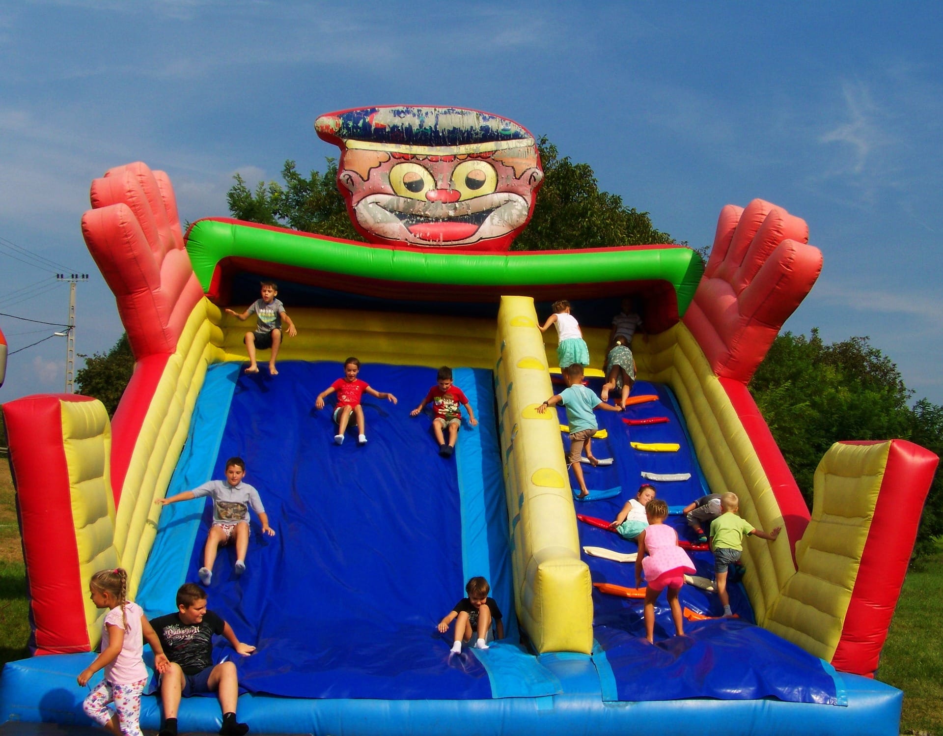 Organiser une fête d'anniversaire réussie pour ses enfants sans se ruiner : nos astuces